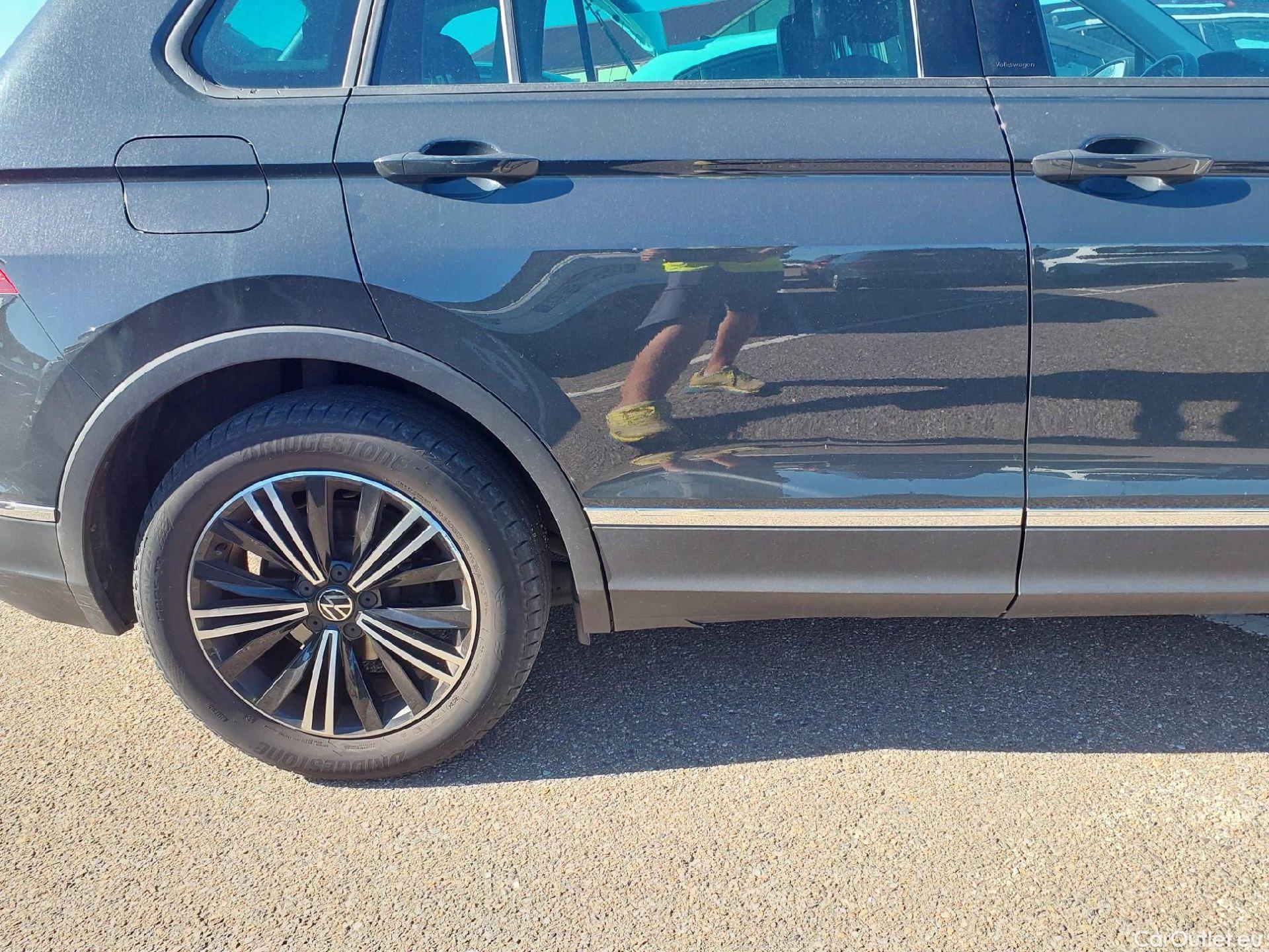  Volkswagen  Tiguan VOLKSWAGEN  / 2020 / 5P / todoterreno Life 2.0 TDI 110kW (150CV) DSG #42