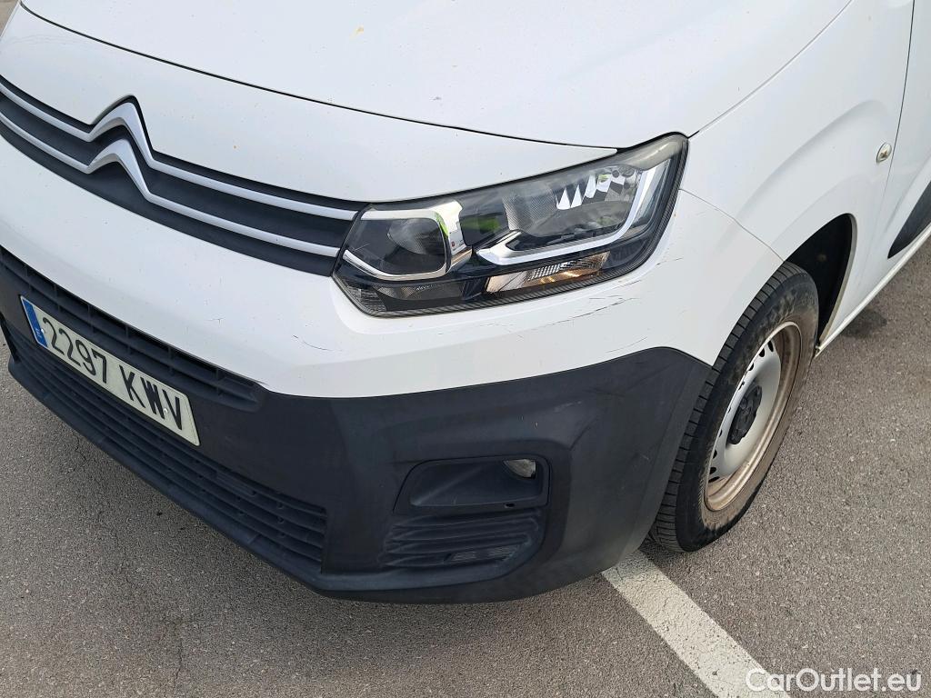  Citroen  Berlingo CITROEN  / 2018 / 4P / combi Talla M BlueHDi 100 LIVE (AC) #19