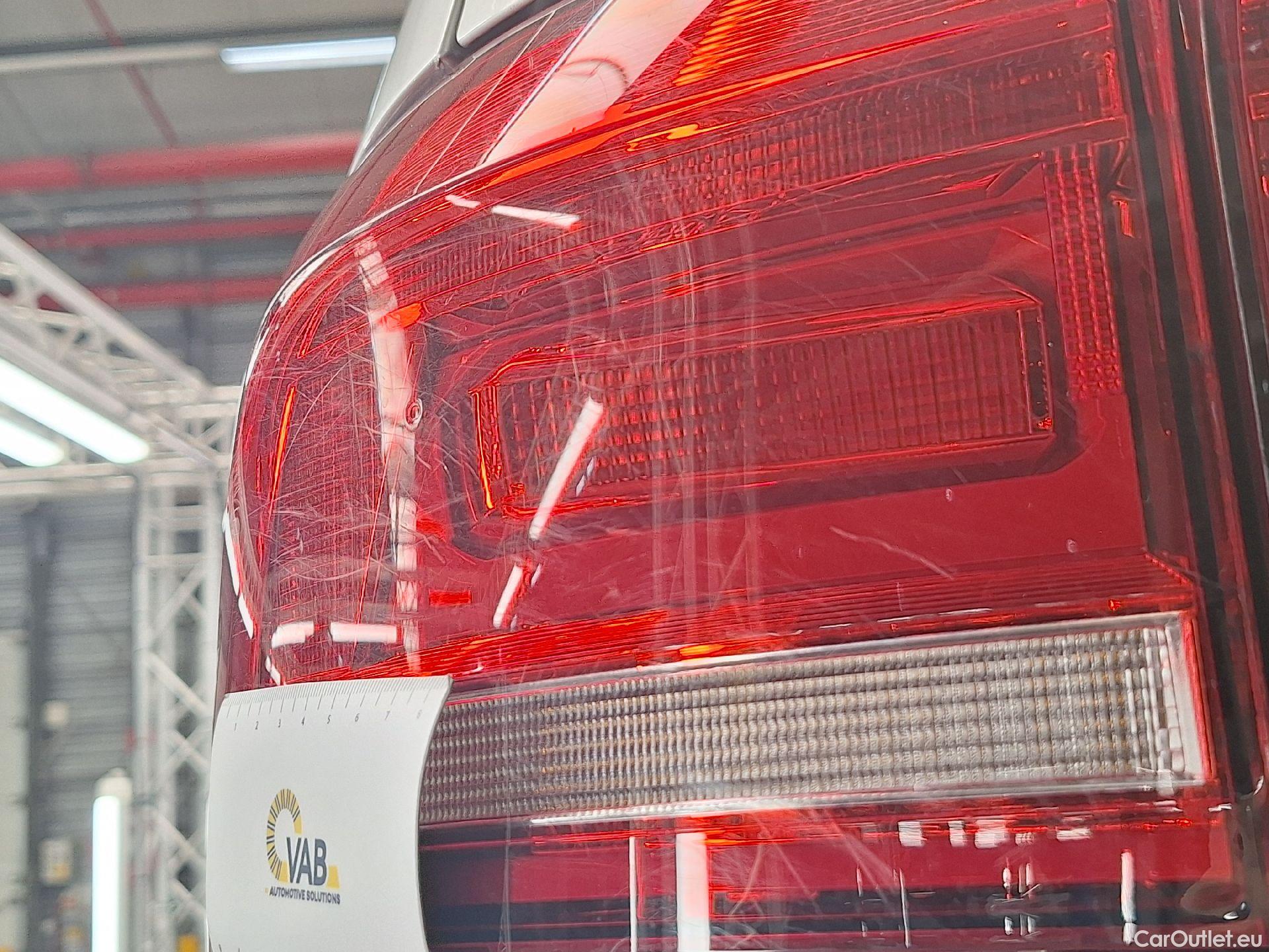  Volkswagen  Touran VW,  '15, Volkswagen  2.0 TDi 110kW Highline DSG 5d #34