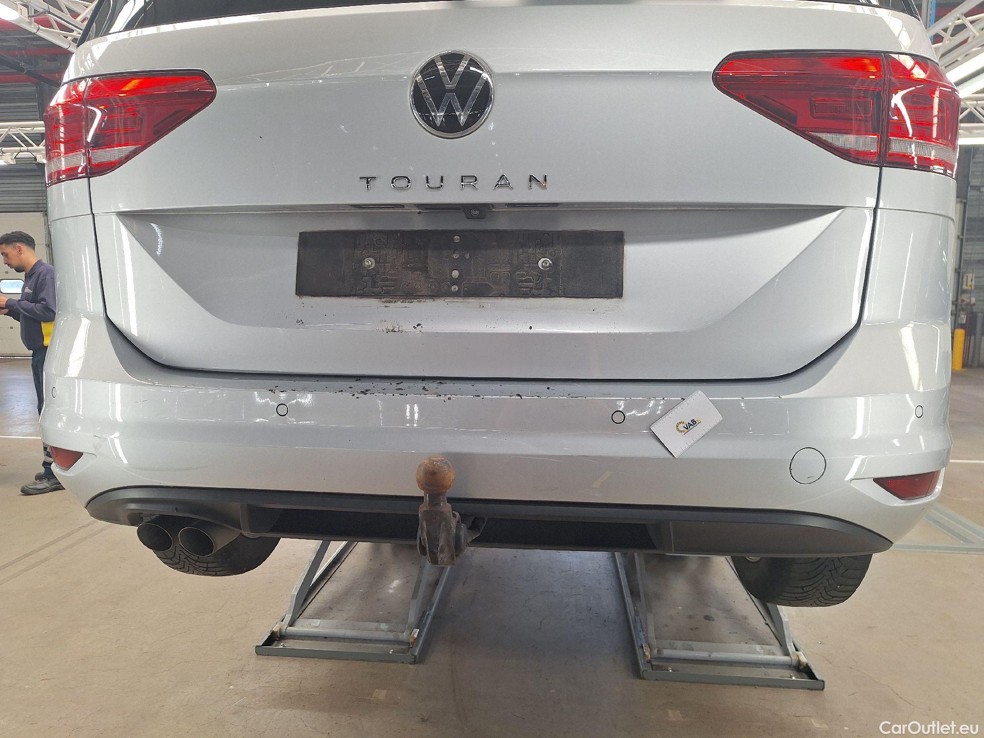  Volkswagen  Touran VW,  '15, Volkswagen  2.0 TDi 110kW Highline DSG 5d #23