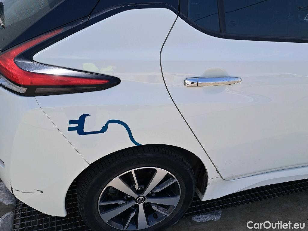  Nissan  Leaf NISSAN  / 2017 / 5P / berlina con portón 40kWh Acenta #3