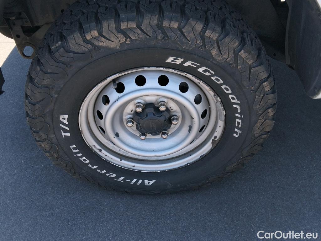  Ford  Ranger FORD  VU 4p 6G pickup 2.2 TDCi 150cv 4x4 Doble Cabina XL #52