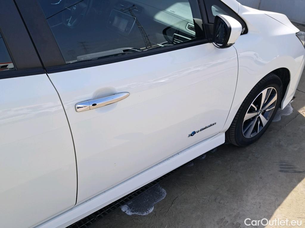  Nissan  Leaf NISSAN  / 2017 / 5P / berlina con portón 40kWh Acenta #5