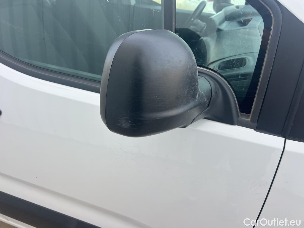  Citroen  Berlingo CITROEN  / 2018 / 4P / combi Talla M BlueHDi 100 S&S LIVE PACK BUSINE #52