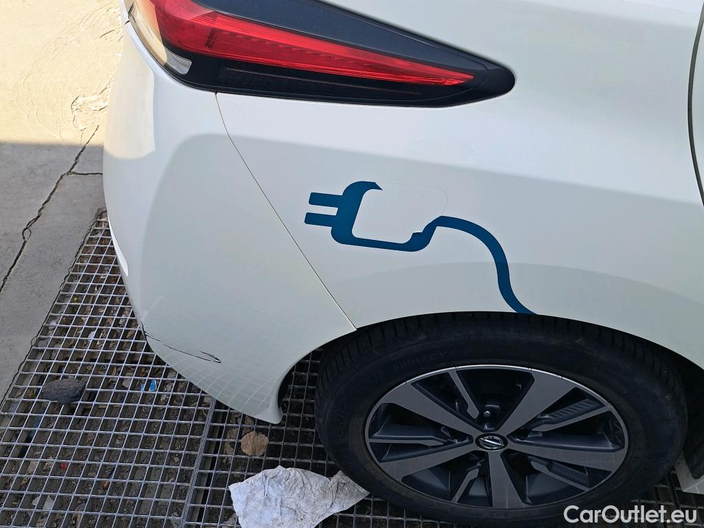  Nissan  Leaf NISSAN  / 2017 / 5P / berlina con portón 40kWh Acenta #2