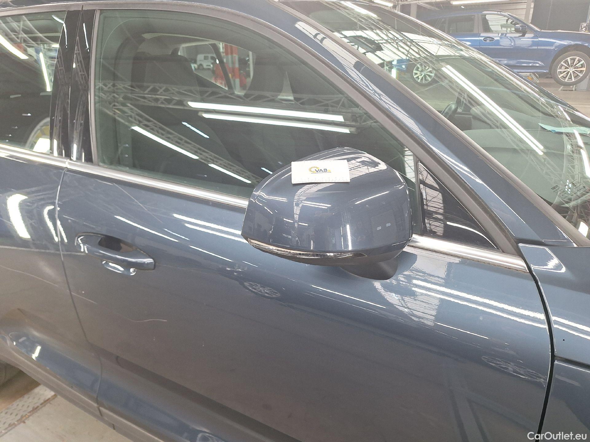  Volvo  XC 40 Volvo, XC40 '17, Volvo XC40 T4 Recharge Geartronic Inscription Expr #77
