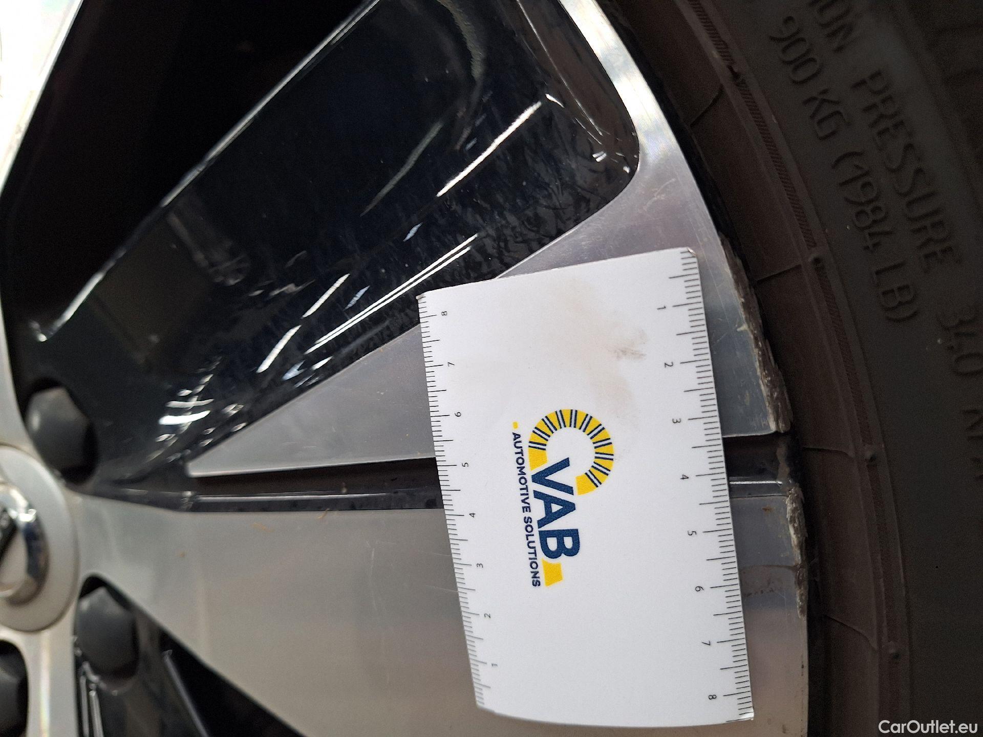  Volvo  XC 40 Volvo, XC40 '17, Volvo XC40 T4 Recharge Geartronic Inscription Expr #71
