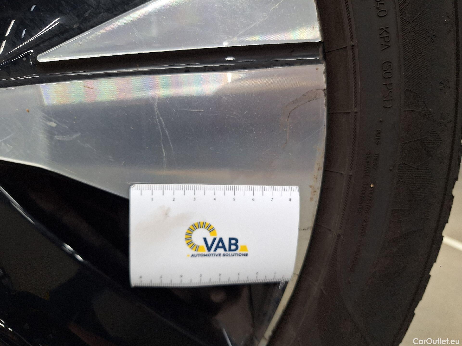  Volvo  XC 40 Volvo, XC40 '17, Volvo XC40 T4 Recharge Geartronic Inscription Expr #70