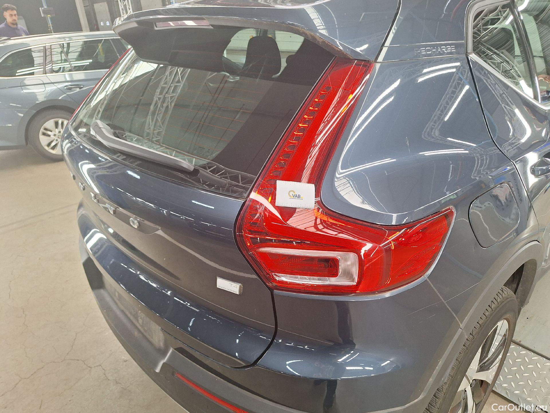  Volvo  XC 40 Volvo, XC40 '17, Volvo XC40 T4 Recharge Geartronic Inscription Expr #124