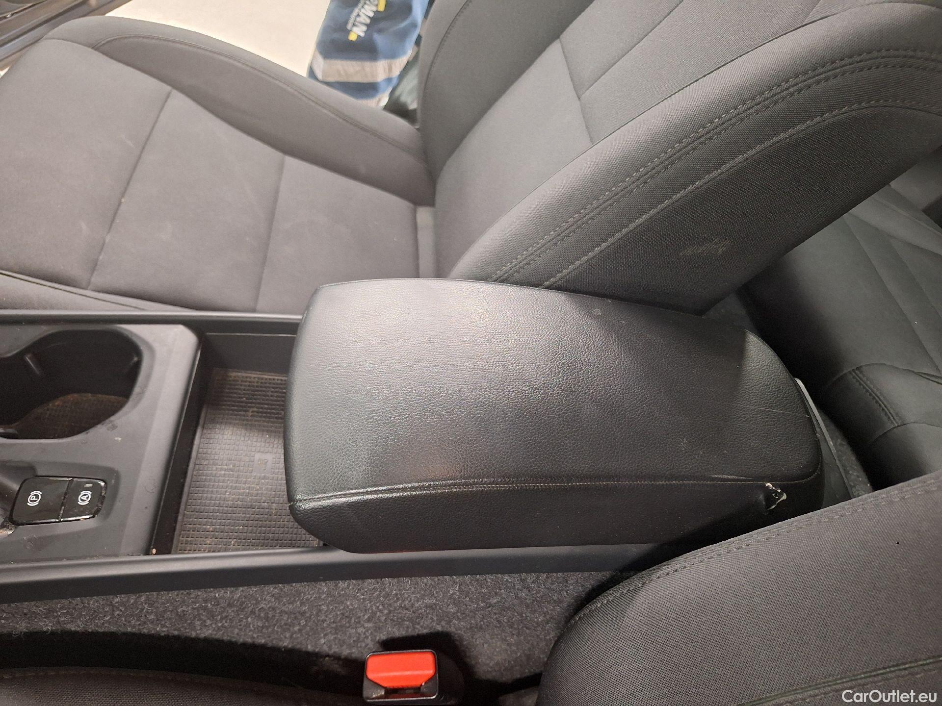  Volvo  XC 40 Volvo, XC40 '17, Volvo XC40 T4 Recharge Geartronic Inscription Expr #129
