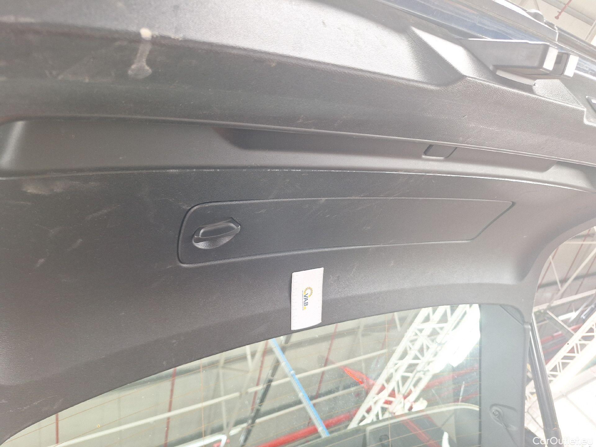  Volvo  XC 40 Volvo, XC40 '17, Volvo XC40 T4 Recharge Geartronic Inscription Expr #118