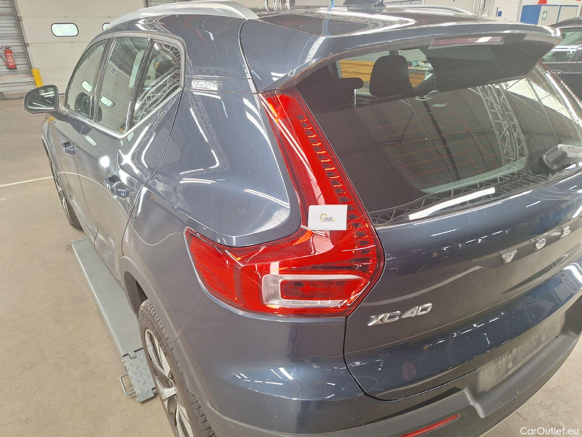  Volvo  XC 40 Volvo, XC40 '17, Volvo XC40 T4 Recharge Geartronic Inscription Expr #106