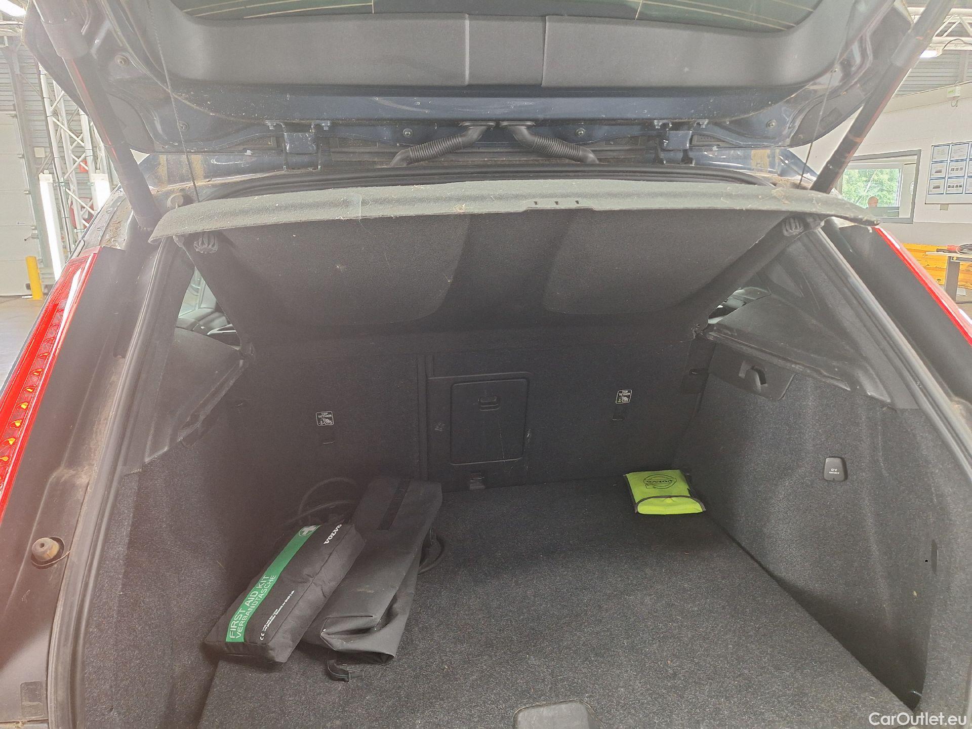  Volvo  XC 40 Volvo, XC40 '17, Volvo XC40 T4 Recharge Geartronic Inscription Expr #121