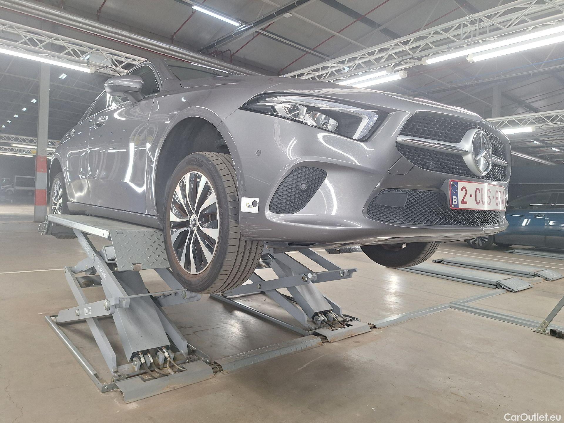  Mercedes  A-Klasse Mercedes, A-Class '18 PHEV, Mercedes-Benz  A 250 e Business Line 5d #28