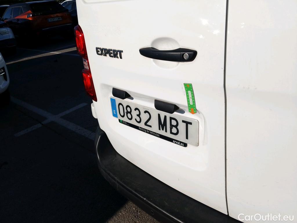  Peugeot  Expert PEUGEOT  / 2016 / 4P / furgón Furgón Premium 1.5 BlueHDi 120 Standard #9