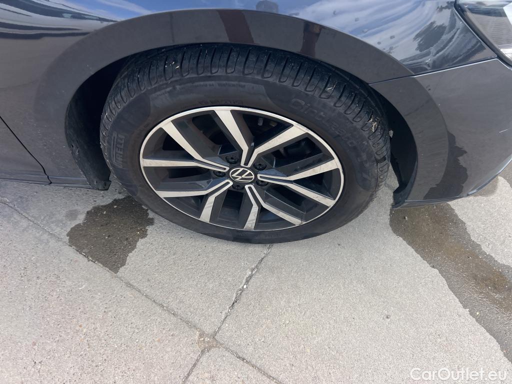  Volkswagen  Passat VOLKSWAGEN  / 2019 / 4P / sedán Executive 1.5 TSI 110kW (150CV) DSG #5