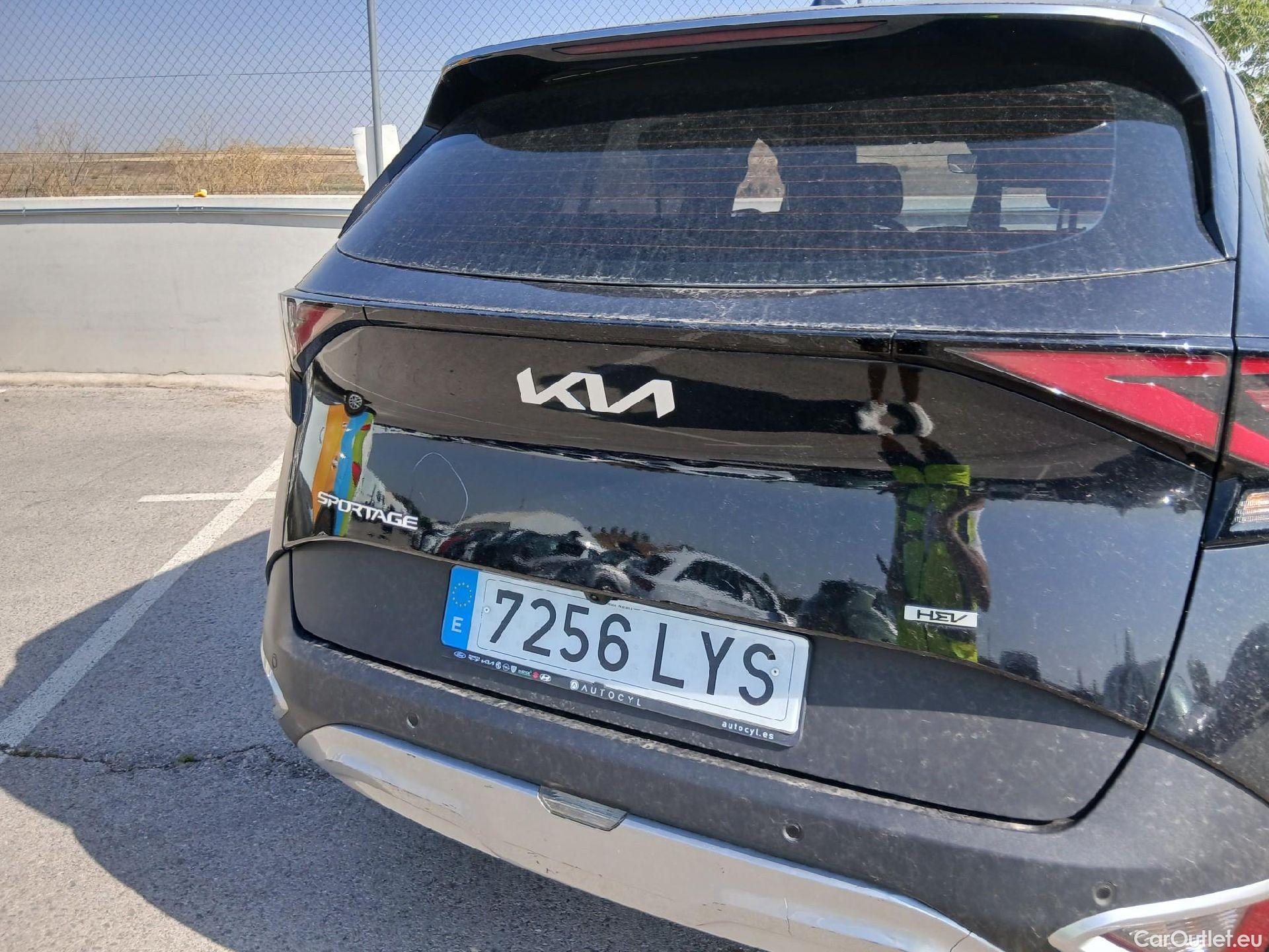  KIA  Sportage KIA  / 2022 / 5P / todoterreno 1.6 T-GDi HEV 171kW (230CV) Drive 4X2 #16