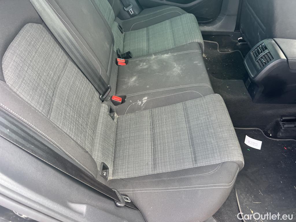 Volkswagen  Passat VOLKSWAGEN  / 2019 / 4P / sedán Executive 1.5 TSI 110kW (150CV) DSG #16