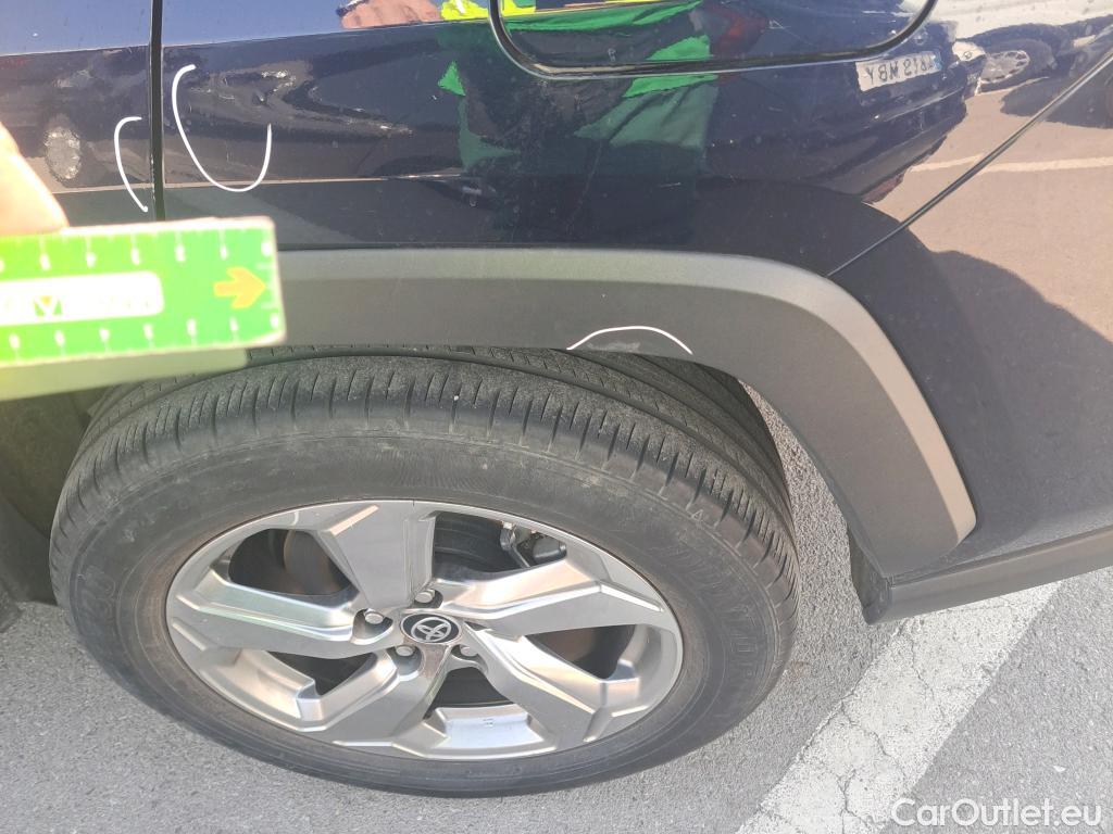  Toyota  RAV4 TOYOTA  / 2018 / 5P / todoterreno 2.5l 220H Advance Plus 4WD #53