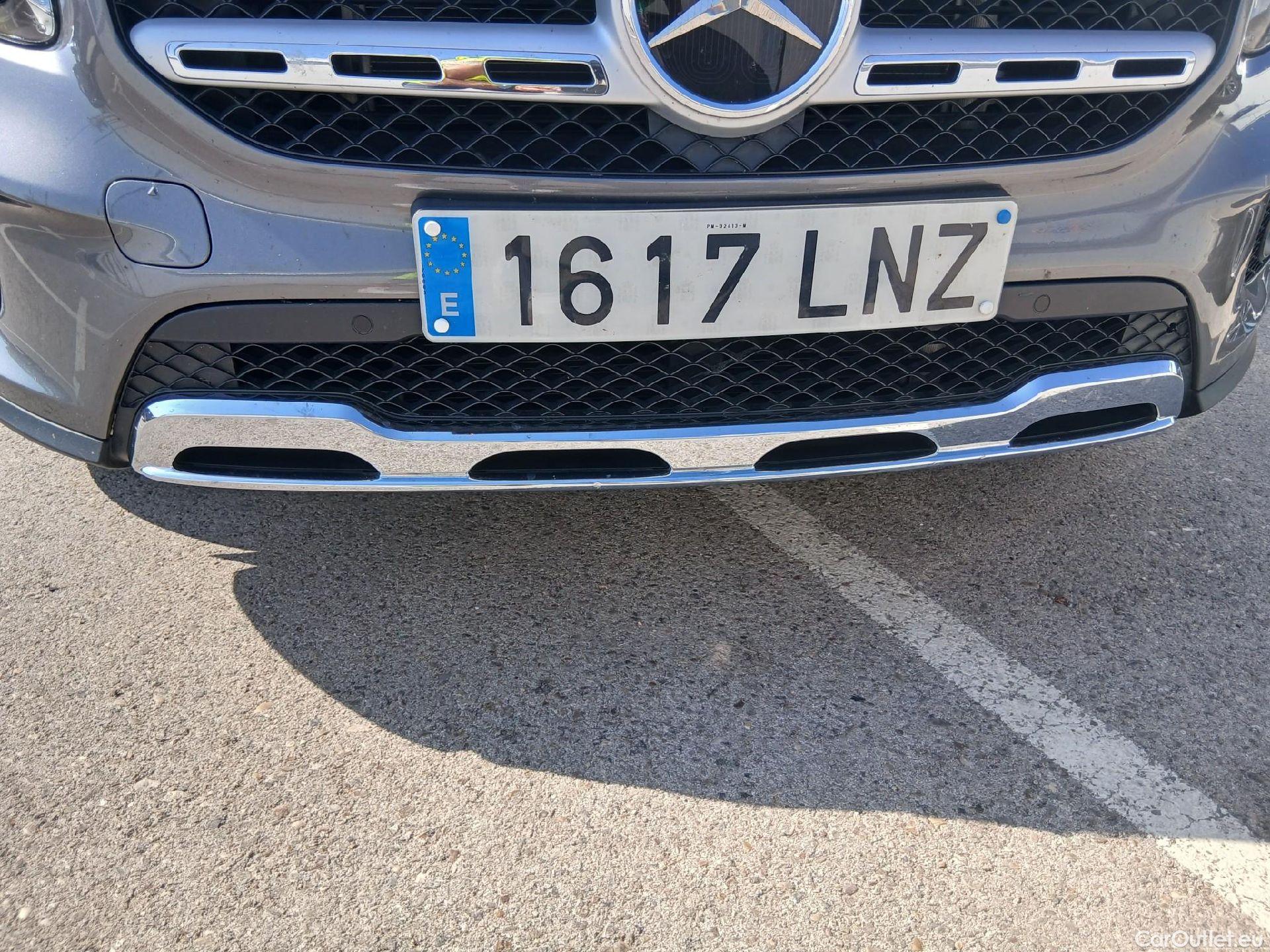  Mercedes  GLB MERCEDES-BENZ  / 2019 / 5P / todoterreno 2.0  200 D DCT 110KW (150CV) (AC) #4