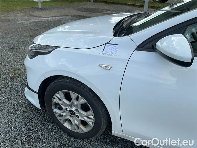  KIA  Cee'd Ceed SW 1.5 T-GDI 118 Spin AT #8