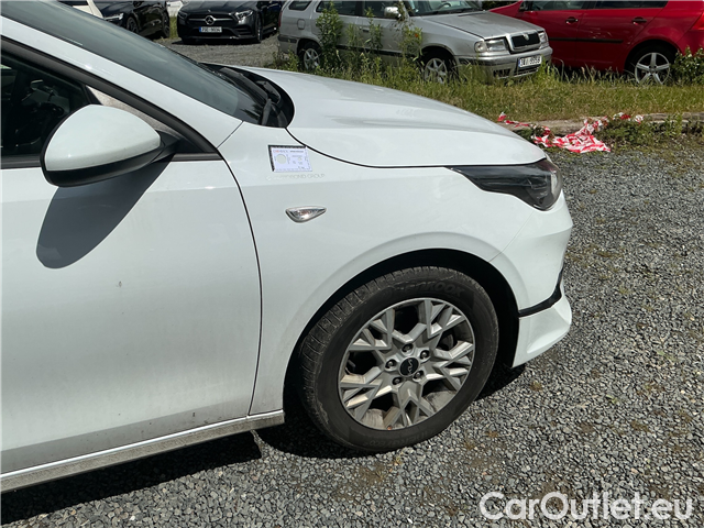  KIA  Cee'd Ceed SW 1.5 T-GDI 118 Spin AT #3