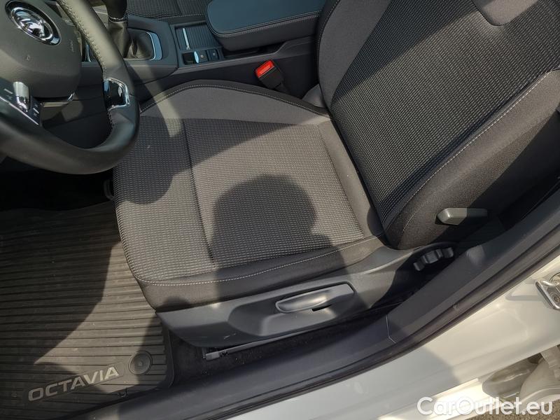 Skoda  Octavia  Combi (NX3)(2020) Oct.C.2.0 TDI 110 Ambition #6