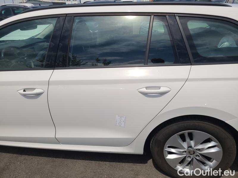  Skoda  Octavia  Combi (NX3)(2020) Oct.C.2.0 TDI 110 Ambition #9