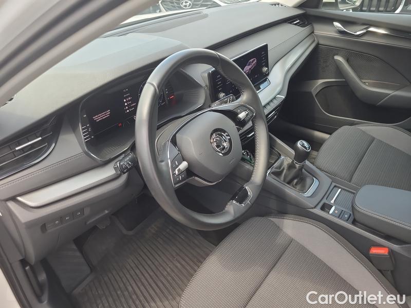  Skoda  Octavia  Combi (NX3)(2020) Oct.C.2.0 TDI 110 Ambition #4