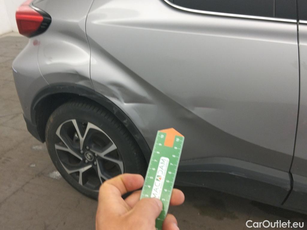  Toyota  C-HR TOYOTA  / 2016 / 5P / todoterreno 1.8 125H Advance (CX) #4