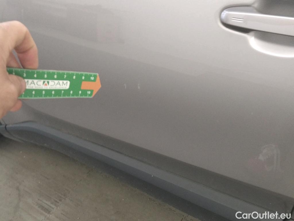  Toyota  C-HR TOYOTA  / 2016 / 5P / todoterreno 1.8 125H Advance (CX) #44