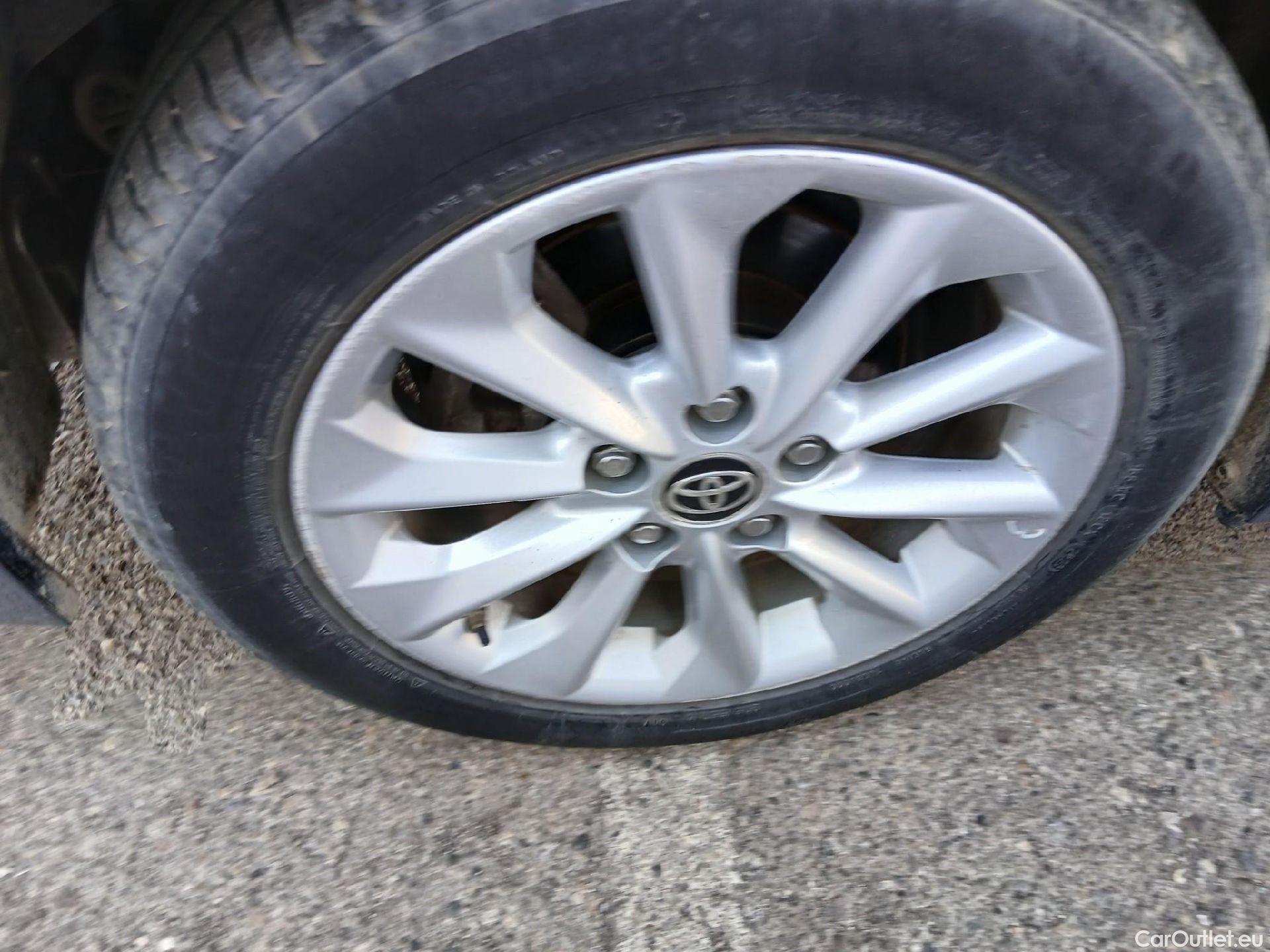  Toyota  Corolla TOYOTA  / 2019 / 4P / sedán 1.8 125H BUSINESS P E-CVT SEDAN Rueda Re #19