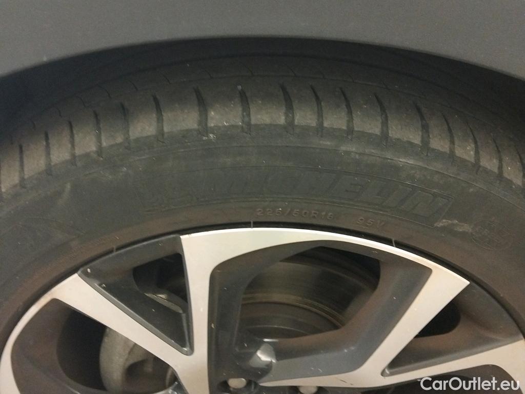  Toyota  C-HR TOYOTA  / 2016 / 5P / todoterreno 1.8 125H Advance (CX) #7