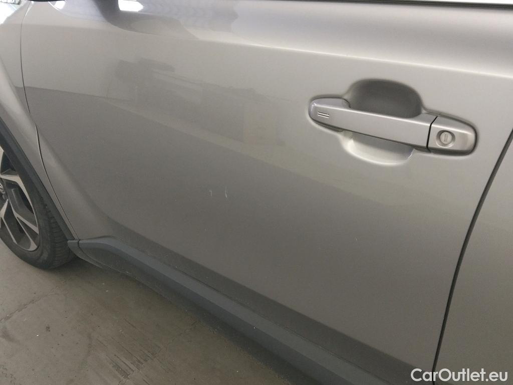  Toyota  C-HR TOYOTA  / 2016 / 5P / todoterreno 1.8 125H Advance (CX) #43