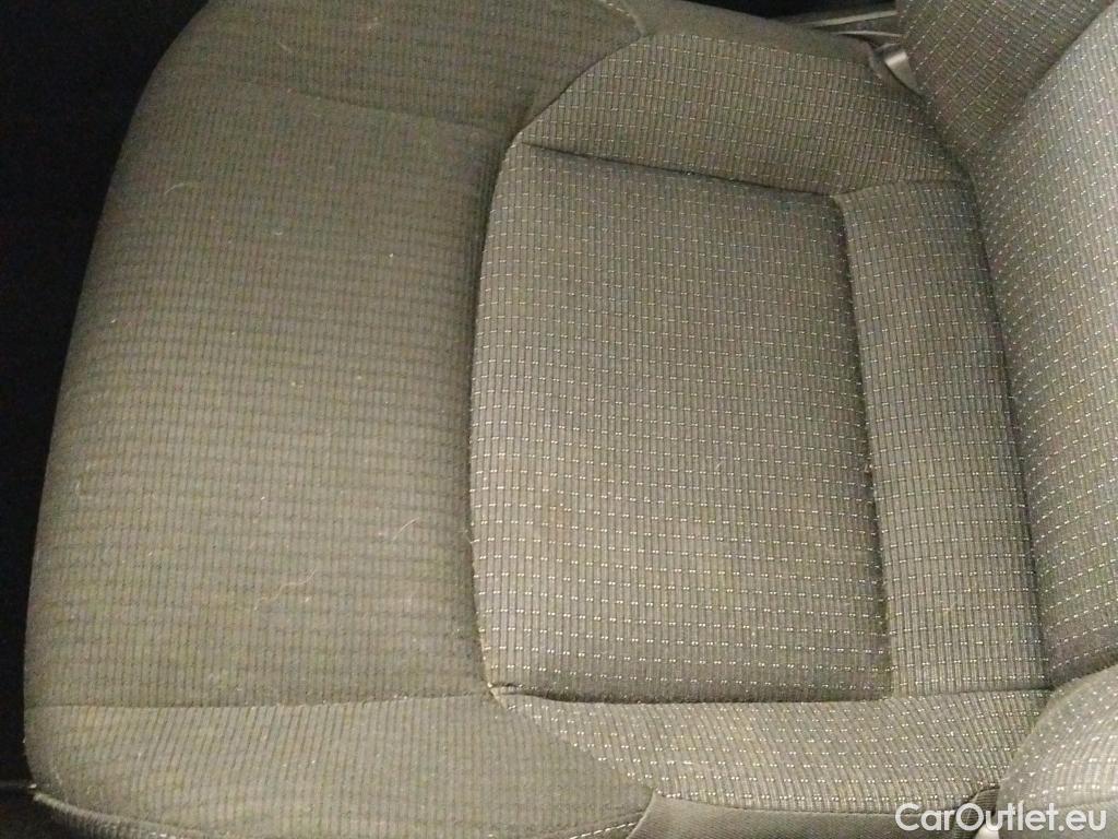  Toyota  C-HR TOYOTA  / 2016 / 5P / todoterreno 1.8 125H Advance (CX) #16