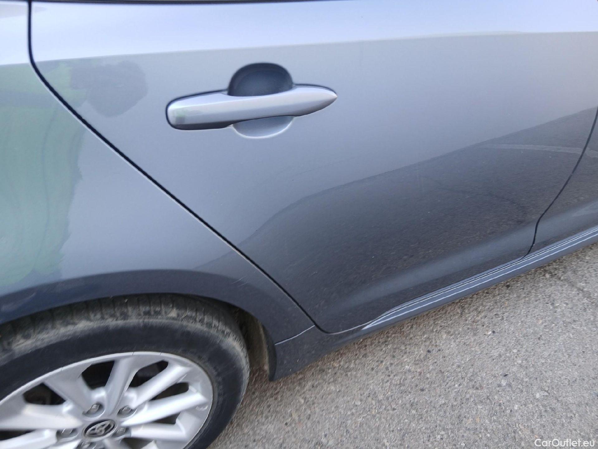  Toyota  Corolla TOYOTA  / 2019 / 4P / sedán 1.8 125H BUSINESS P E-CVT SEDAN Rueda Re #21