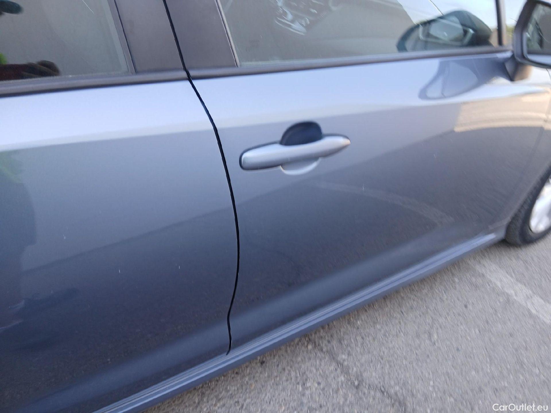  Toyota  Corolla TOYOTA  / 2019 / 4P / sedán 1.8 125H BUSINESS P E-CVT SEDAN Rueda Re #23