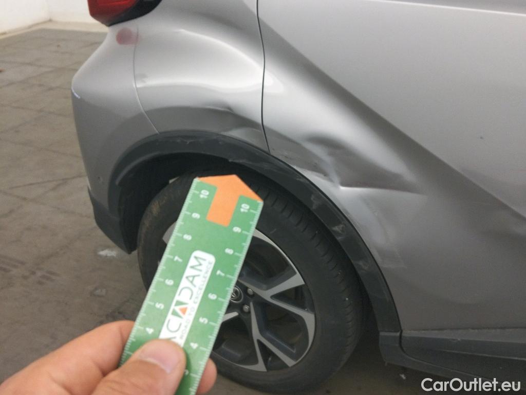  Toyota  C-HR TOYOTA  / 2016 / 5P / todoterreno 1.8 125H Advance (CX) #40