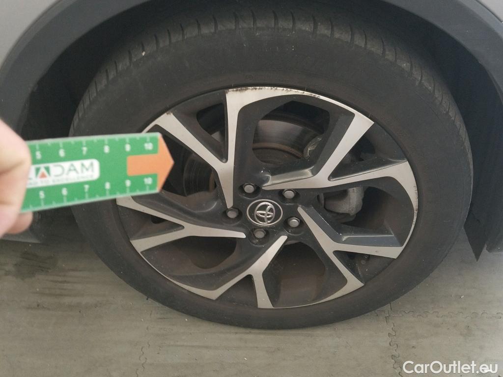  Toyota  C-HR TOYOTA  / 2016 / 5P / todoterreno 1.8 125H Advance (CX) #12