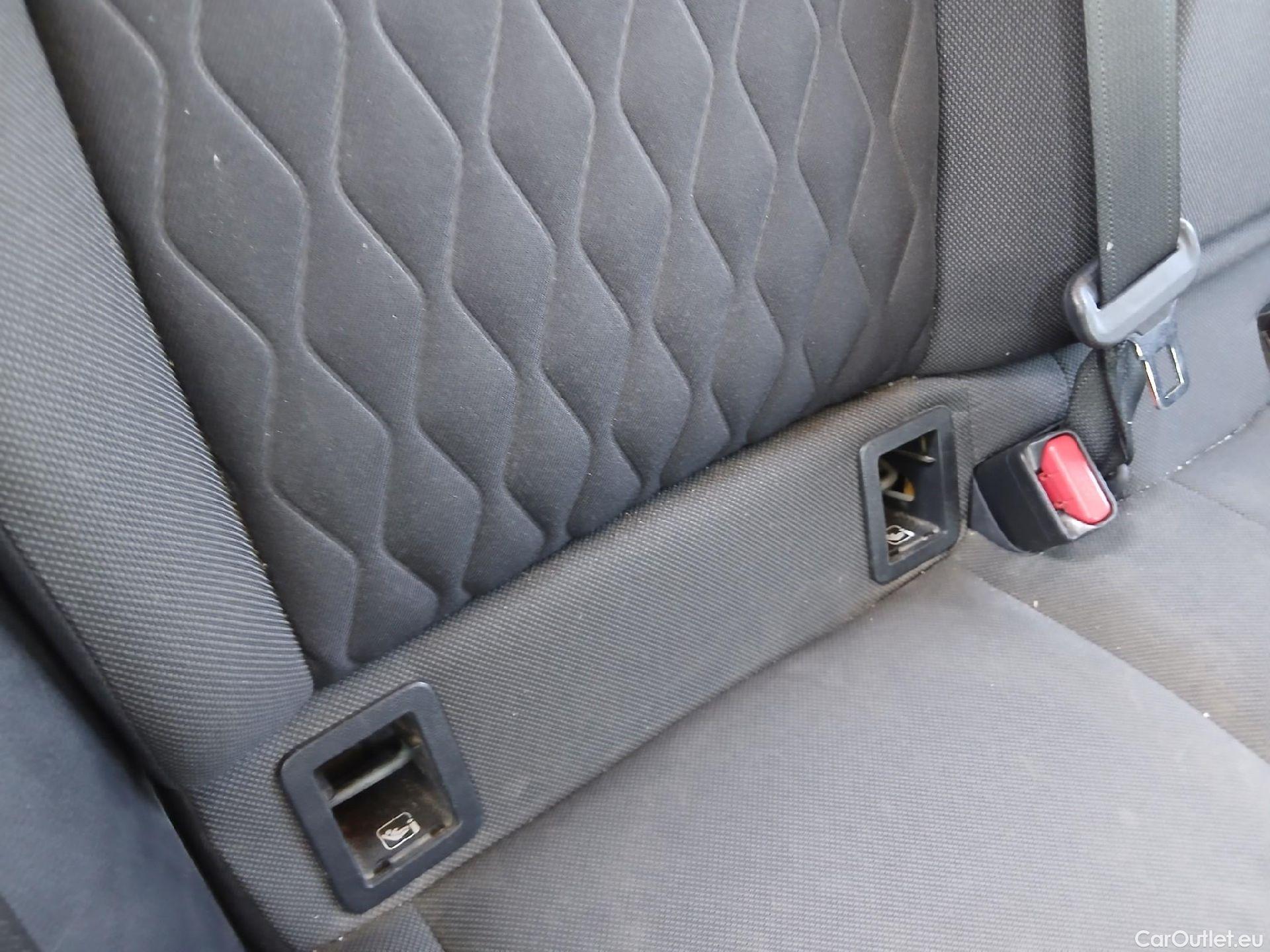  Toyota  Corolla TOYOTA  / 2019 / 4P / sedán 1.8 125H BUSINESS P E-CVT SEDAN Rueda Re #29