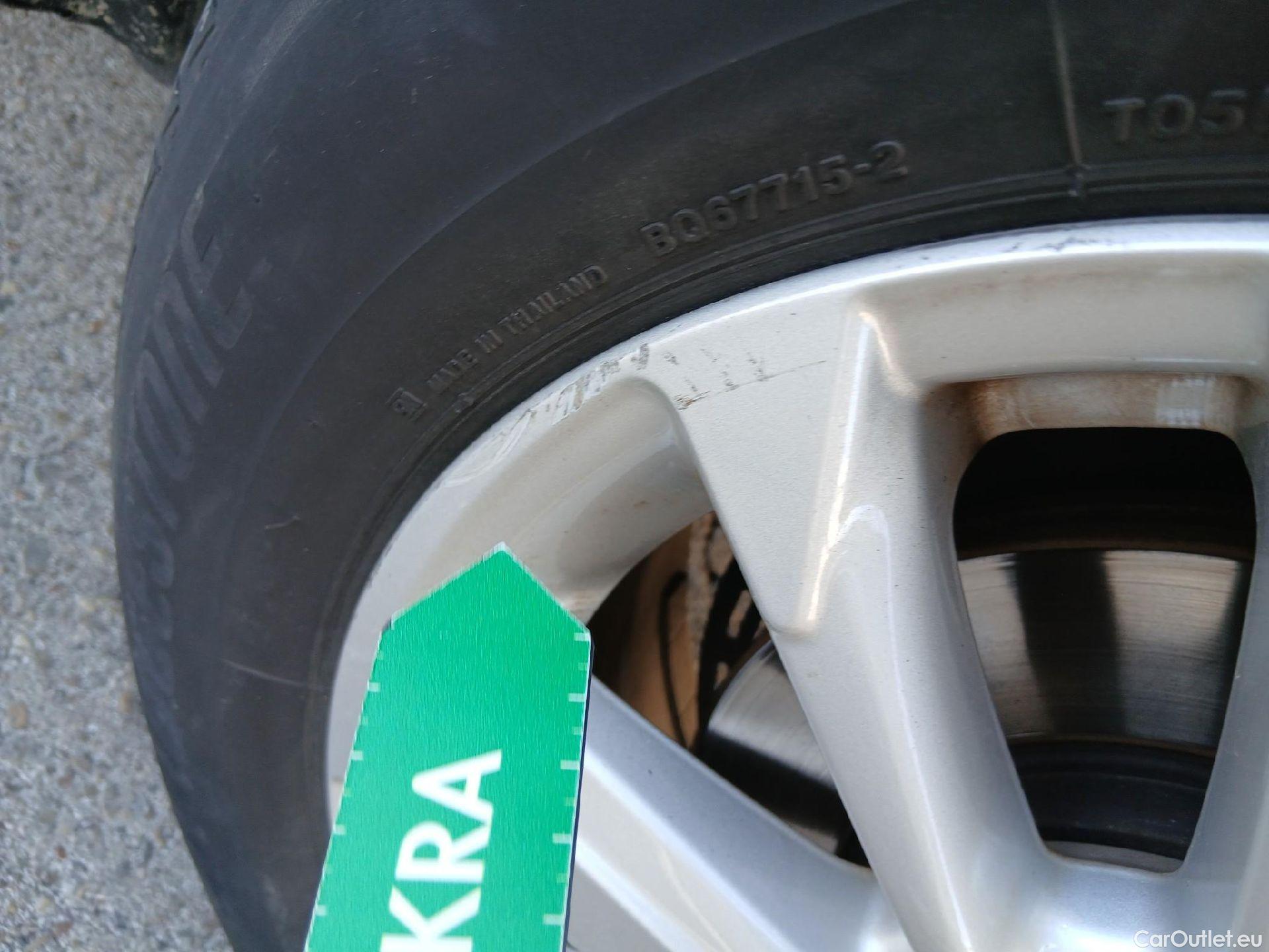  Toyota  Yaris Cross TOYOTA  / 2021 / 5P / todoterreno 1.5 120H Business Plus #33