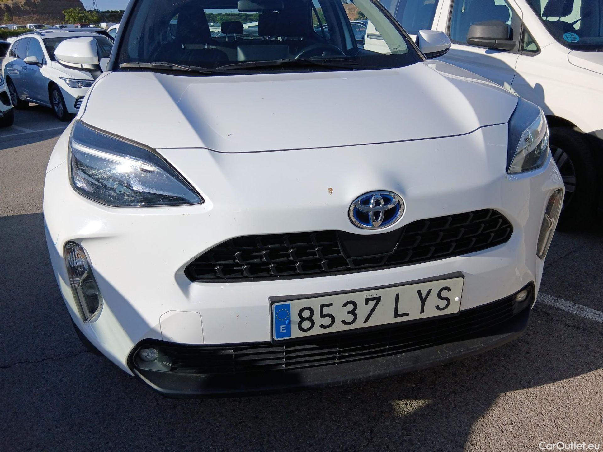  Toyota  Yaris Cross TOYOTA  / 2021 / 5P / todoterreno 1.5 120H Business Plus #3