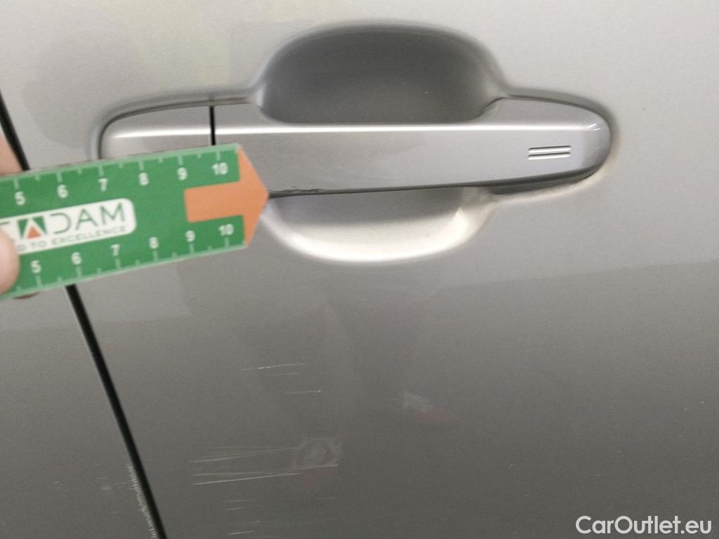  Toyota  C-HR TOYOTA  / 2016 / 5P / todoterreno 1.8 125H Advance (CX) #38