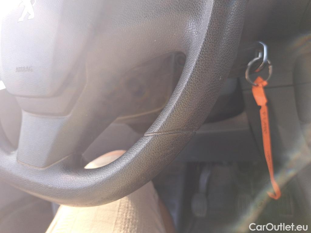  Peugeot  Expert PEUGEOT  / 2016 / 4P / furgón Furgón Pro 1.5 BlueHDi 120 Standard (CM) #71