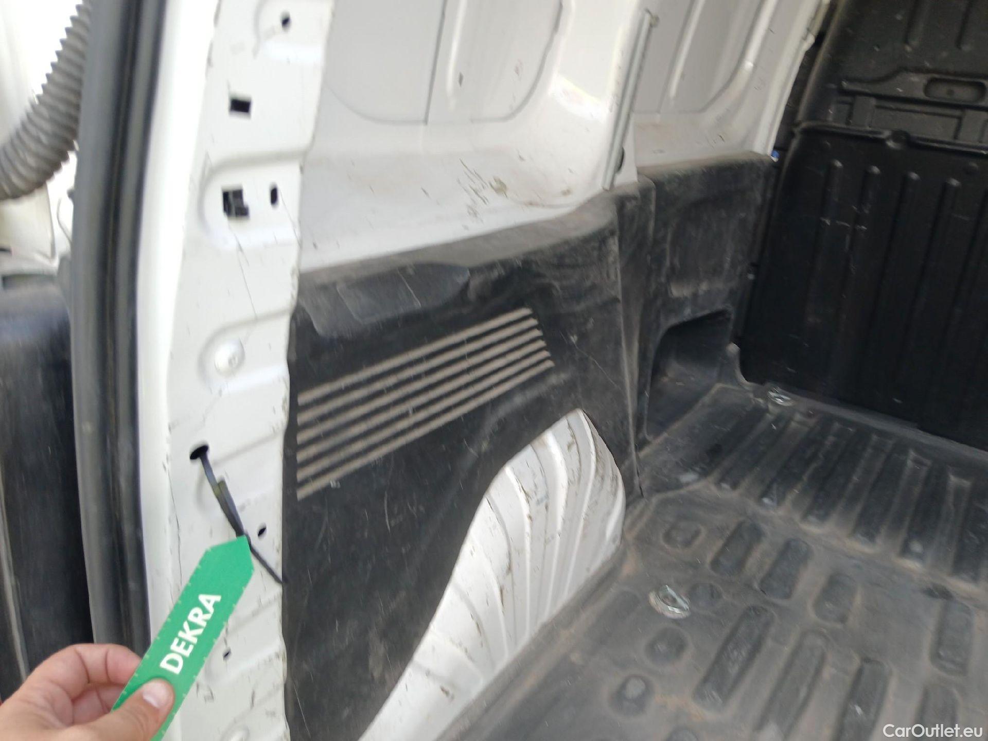  Citroen  Berlingo CITROEN  / 2018 / 3P / furgón derivado de turismo Talla M BlueHDi 100 CONTROL #4