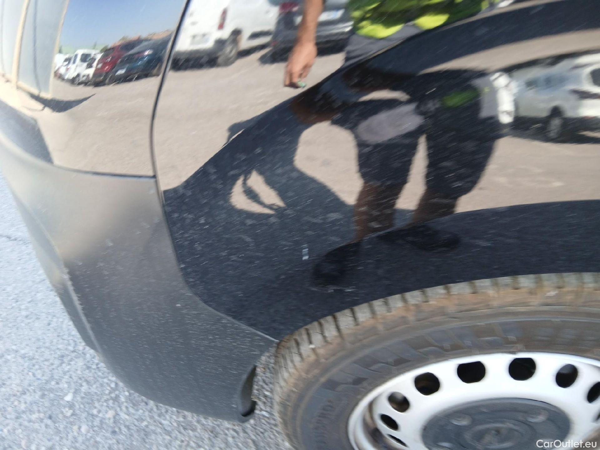  Opel  Vivaro OPEL  / 2019 / 4P / furgón 1.5 Diésel 74kW (100CV) S Std Express #8