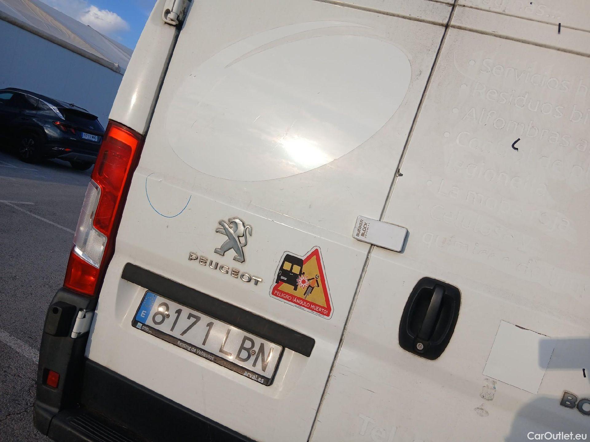  Peugeot  Boxer PEUGEOT  / 2014 / 4P / furgón Pack 335 L2H2 BlueHDi 96KW (130CV) #44