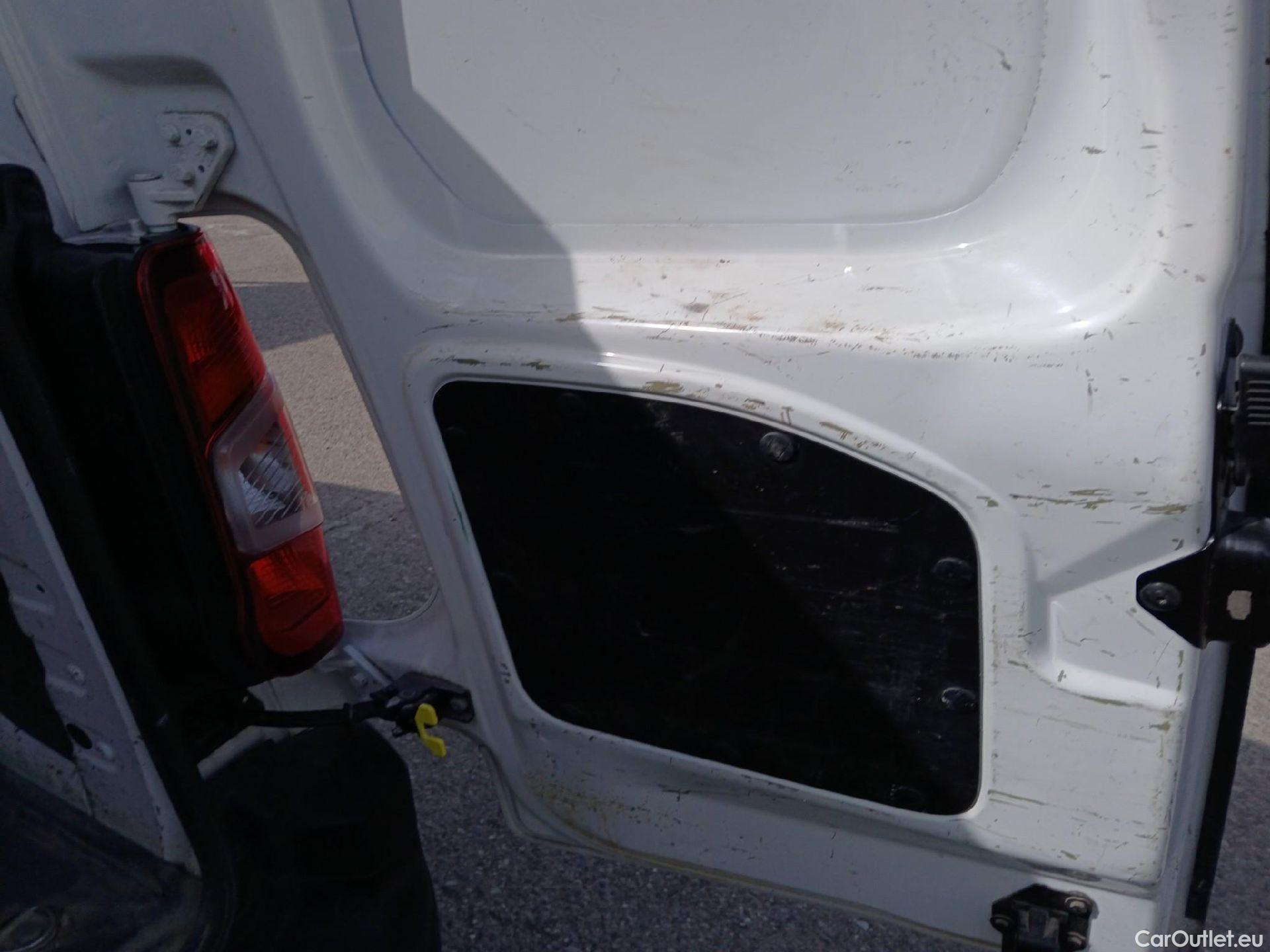  Citroen  Berlingo CITROEN  / 2018 / 3P / furgón derivado de turismo Talla M BlueHDi 100 CONTROL #8