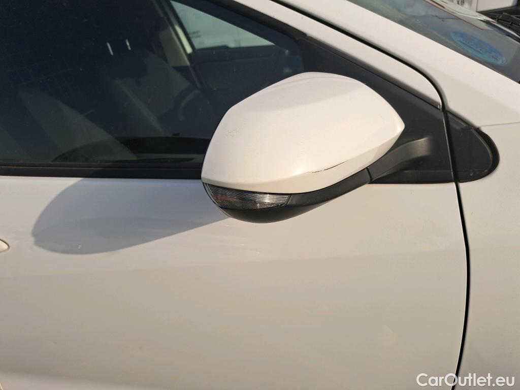  Toyota  Yaris TOYOTA  / 2020 / 5P / berlina comercial / 1.5 120H Business Plus (IND) #39