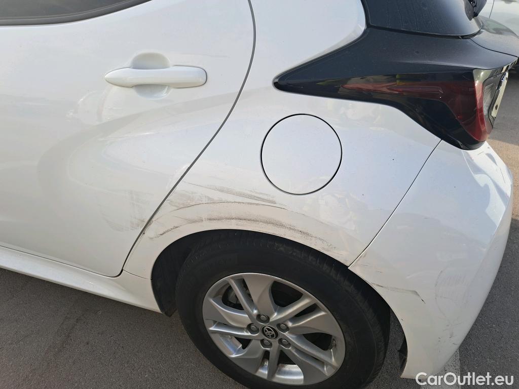  Toyota  Yaris TOYOTA  / 2020 / 5P / berlina comercial / 1.5 120H Business Plus (IND) #1